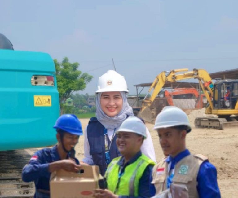 EXA Institute Berikan Pengenalan Alat Berat Gratis untuk Siswa SMK Migas Cepu